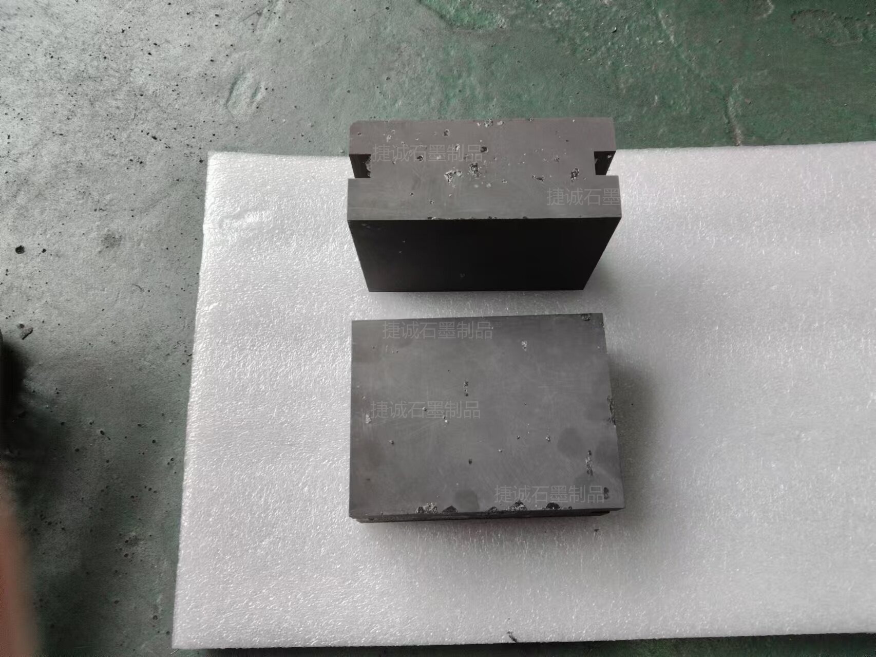 高分子擴散焊機石墨電極塊，軟連接石墨塊，抗氧化石墨塊，擴散焊治具，極柱焊接石墨塊，高分子擴散焊機石墨塊，軟連接石墨塊生產(chǎn)廠家