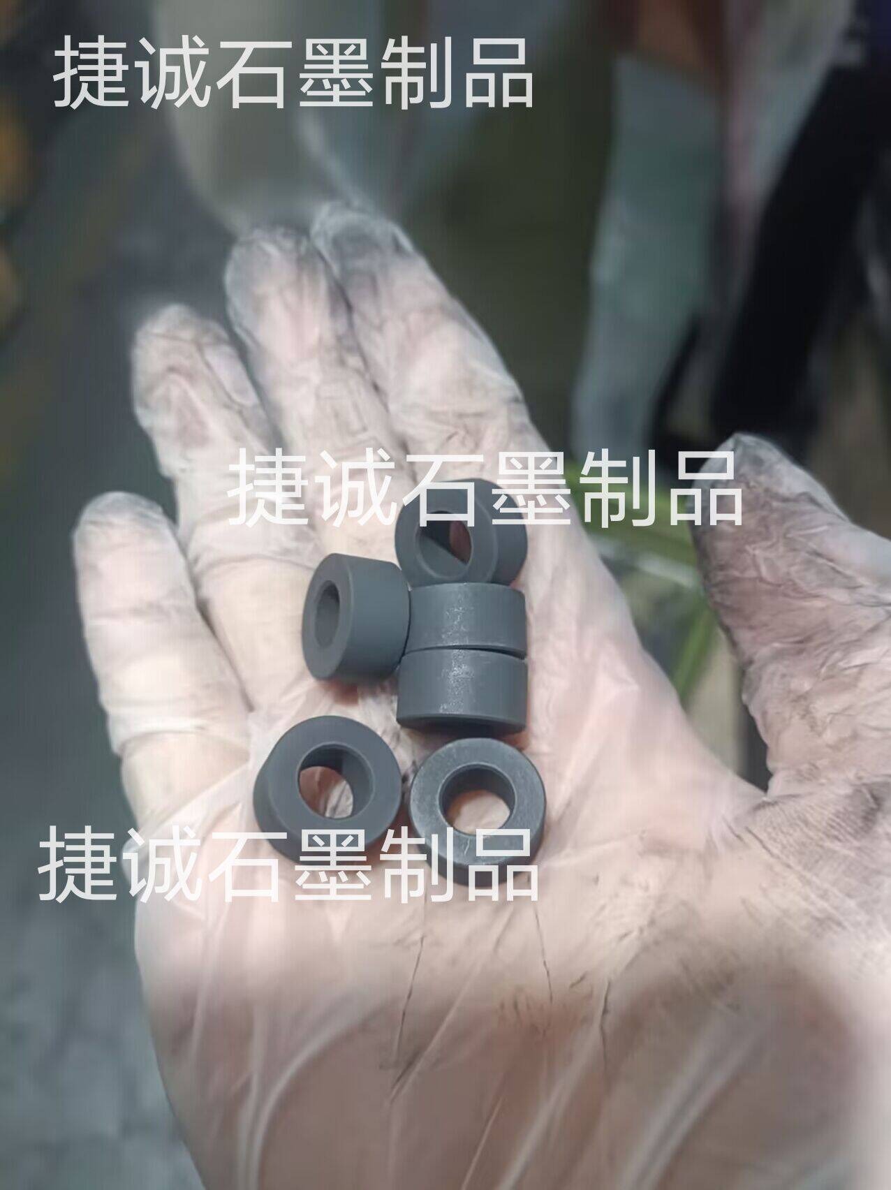 石墨自潤(rùn)滑軸承，浸漬石墨軸承，耐磨石墨軸套，石墨軸承，石墨軸套，浸樹(shù)脂石墨軸承，石墨軸承加工，石墨軸承套，石墨軸承生產(chǎn)廠(chǎng)家