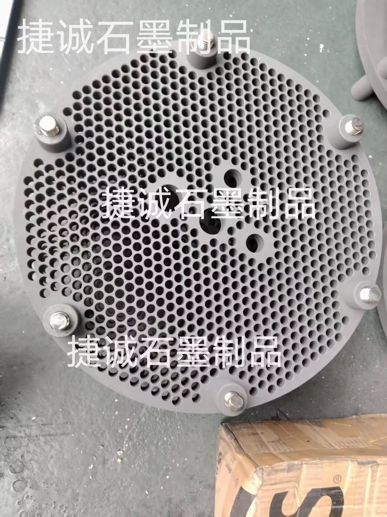 石墨盤(pán)，鐘罩爐燒結(jié)石墨盤(pán)，石墨盤(pán)加工，燒結(jié)石墨盤(pán)，石墨燒結(jié)盤(pán)，隧道爐石墨盤(pán)，石墨圓盤(pán)，銅管燒結(jié)石墨盤(pán)，石墨盤(pán)加工廠(chǎng)，石墨盤(pán)生產(chǎn)廠(chǎng)家