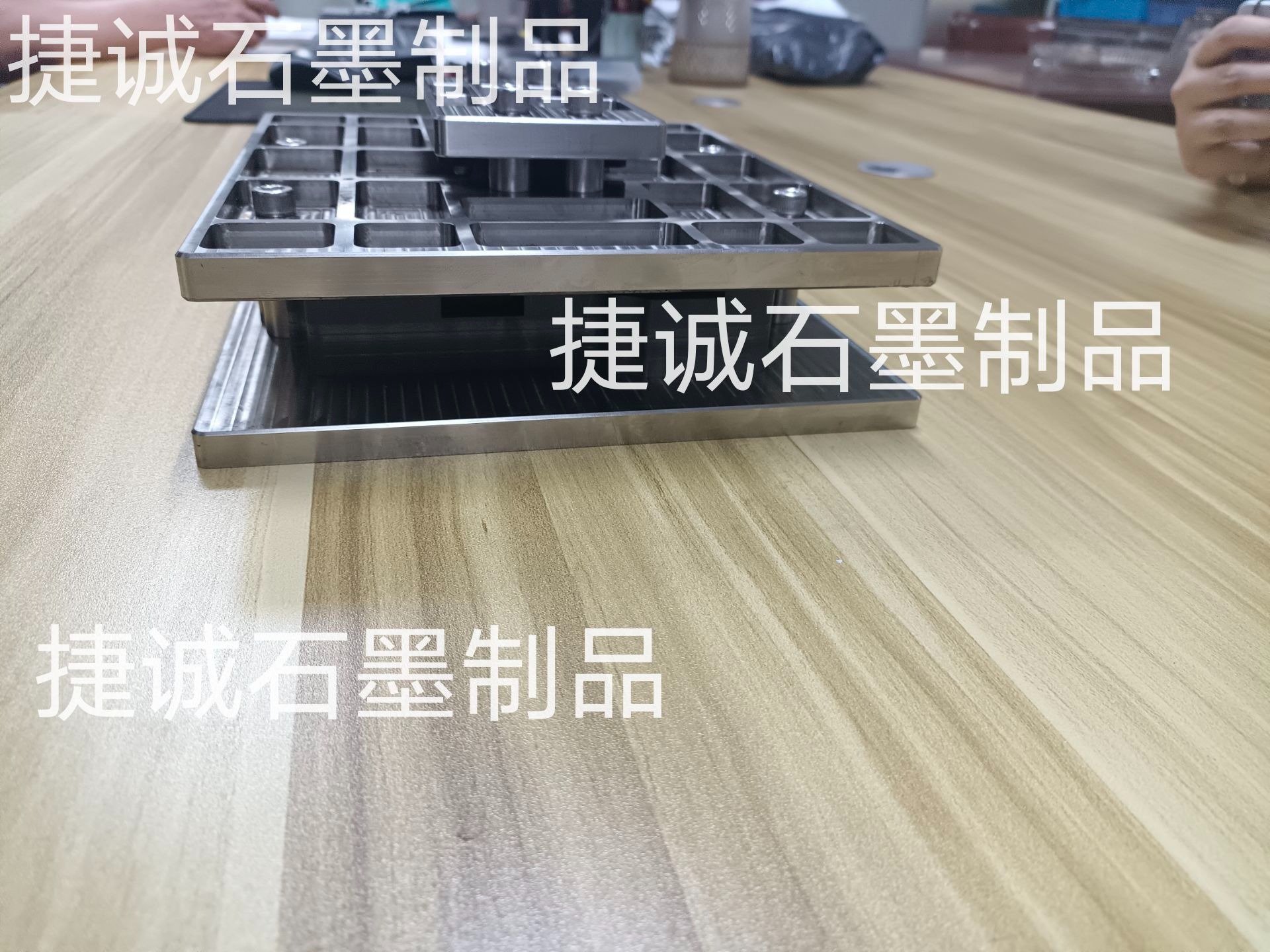 不銹鋼復(fù)合石墨治具（水冷板釬焊專(zhuān)用），石墨模具